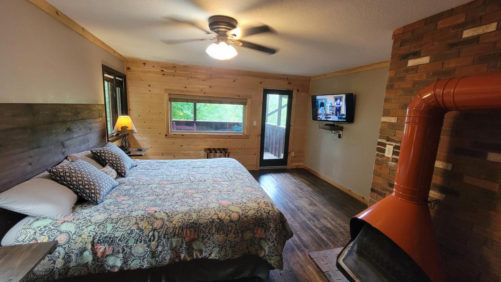 Bear Necessities, Luxury 5Bd Mtn Views, Hot Tub, Many Bear Sightings Villa Gatlinburg Exterior photo